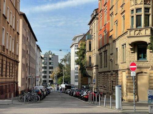 absolut ruhige Anliegerstraße als Wohnadresse - 4 Zimmer Etagenwohnung in Stuttgart