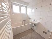 OG 1 Tageslichtbad mit Wanne & Dusche (1)_#153747 - 