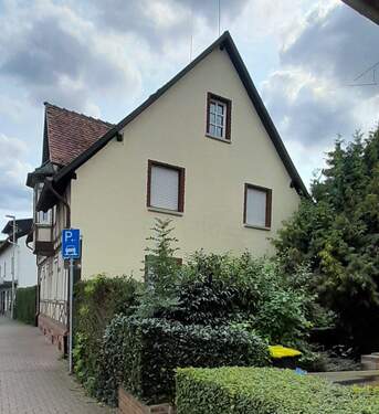 Westansicht - Büdingen-Büches: Großzügiges Bauernhaus mit viel Gestaltungspotential !