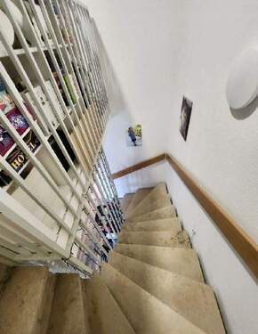 Treppenhaus - 5 Zimmer Reihenmittelhaus in Dresden