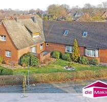 gepflegtes Zweifamilienhaus mit viel Nutzfläche in Wahlstedt