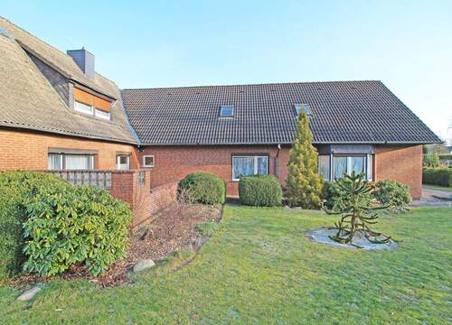 Straßenansicht - 1 Zimmer Mehrfamilienhaus, Wohnhaus in Wahlstedt