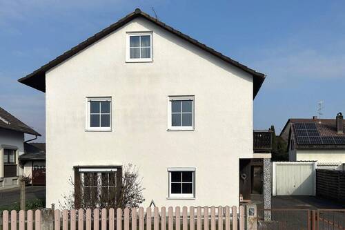 Vorderansicht - Einfamilienhaus mit 140,00 m&sup2; in Wallersdorf zum Kaufen