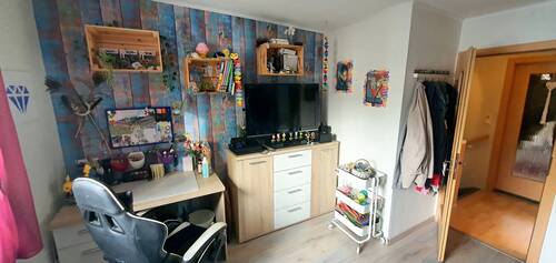 Vielseitig nutzbares Zimmer. - 