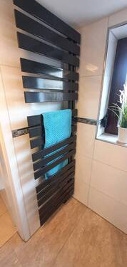 Modernes, hochwertiges Bad im EG. - 