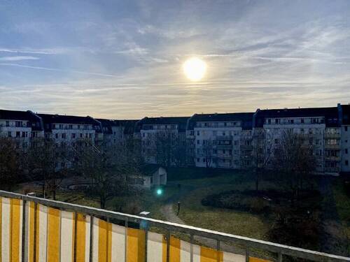 Ausblick Balkon - 1 Zimmer Etagenwohnung zur Miete in Chemnitz