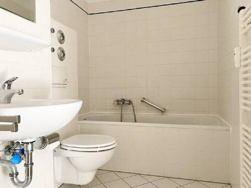 Badezimmer - Etagenwohnung mit 49,80 m² in Chemnitz zur Miete