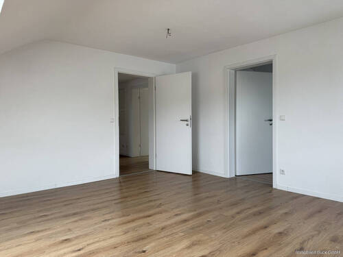 Wohnzimmer - 3 Zimmer Etagenwohnung zur Miete in Geislingen an der Steige