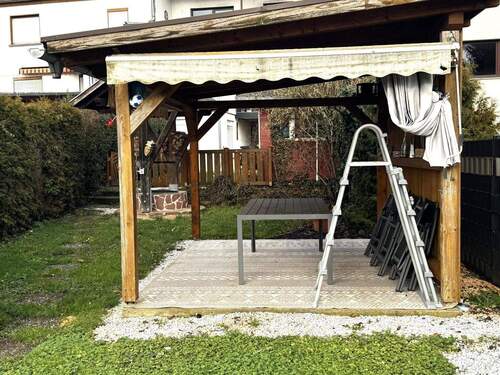 Außensitzplatz mit Grillplatz - 