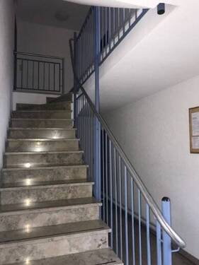 Treppenhaus - Etagenwohnung mit 85,00 m&sup2; in Trossingen zur Miete