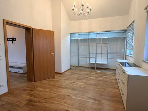 08 OG Ankleide v. Elternschlafzimmer begehbar - 