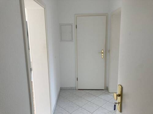 Flur - Etagenwohnung mit 41,70 m&sup2; in Zwickau zur Miete