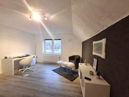 Arbeitszimmer Wohnhaus.jpg - 