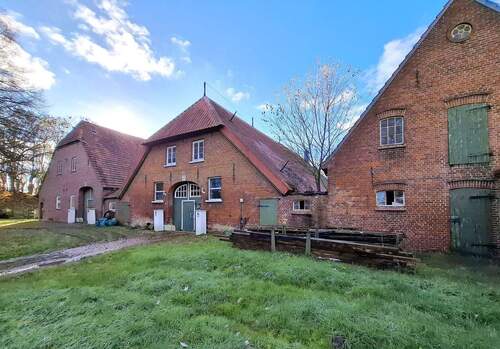 Frontansicht.jpg - 4 Zimmer Bauernhaus, Landhaus zum Kaufen in Brake