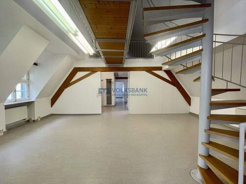 Offener Raum mit Wendeltreppe - 8 Zimmer Büro zur Miete in Heidelberg