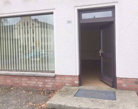 Außenansicht 1 - LADEN - BERATUNGSSTELLE -GEWERBEEINHEIT MIT PARKMÖGLICHKEITEN