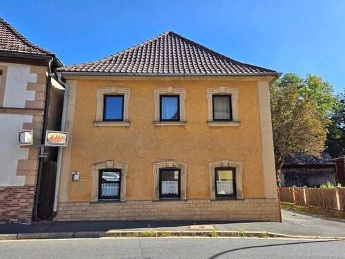 Außenansicht - 5 Zimmer Einfamilienhaus zum Kaufen in Stadtsteinach