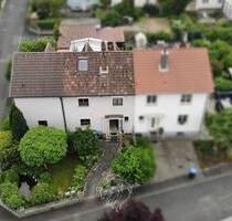 Großzügig und vielseitig nutzbar - Doppelhaushälfte in ruhiger Lage von Volkach