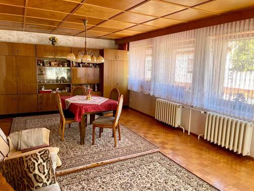 großes Wohnzimmer im Erdgeschoss - 