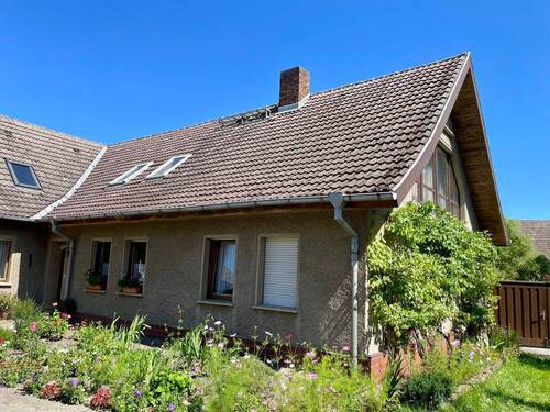Hofansicht - Einfamilienhaus mit 184,00 m² in Jessen (Elster) zum Kaufen