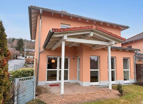 Haus mit Terrasse in Kulmbach - 4 Zimmer Einfamilienhaus zur Miete in Kulmbach