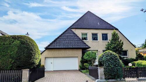 Große Garage und Stellplatz - 