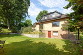 Bild 1 - Großes Wohnhaus mit Wärmepumpe und Photovoltaik sowie Keller und Garage in Buchholz in der Nordheide