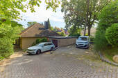 Hofauffahrt mit Garage - 