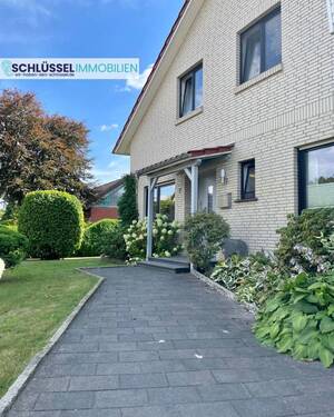 Eingang - 6 Zimmer Einfamilienhaus in Wiefelstede