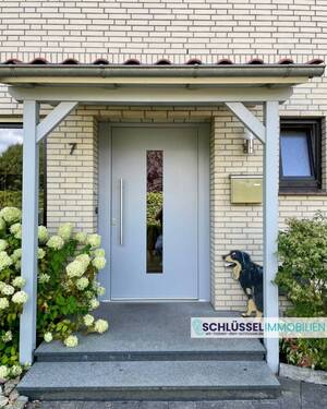 Hauseingang - Einfamilienhaus mit 197,00 m² in Wiefelstede zum Kaufen