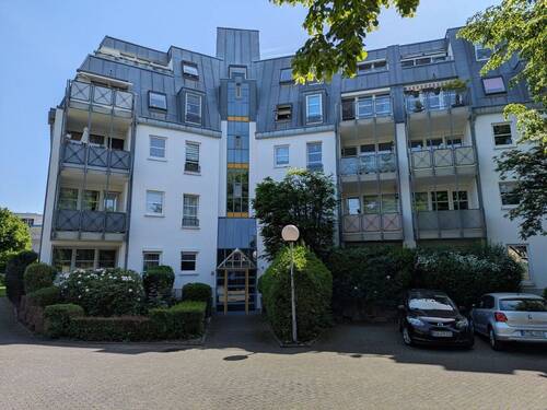 Vorplatz Hauseingang - Etagenwohnung mit 64,00 m² in Frechen zum Kaufen