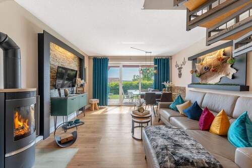 Wohn-Ess-Kochbereich - Urlaub im Grünen - Ferienhaus in Zandt mit Vermietungspotenzial!