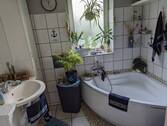 Bad mit Wanne - 