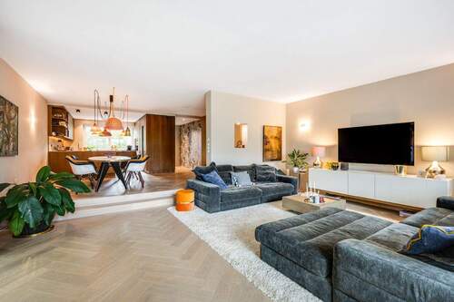 Wohnbereich - Doppelhaushälfte mit 240,00 m² in München zum Kaufen