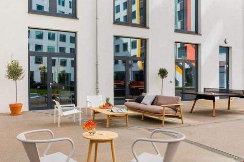 Außenbereich mit Tischtennisplatte (Beispielbild) - 