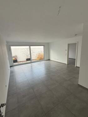 Wohn-Esszimmer.JPG - schöne 2-Zimmerwohnung mit Terrasse in Neu-Isenburg