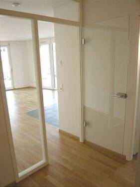 Flur Richtung Wohnzimmer - 