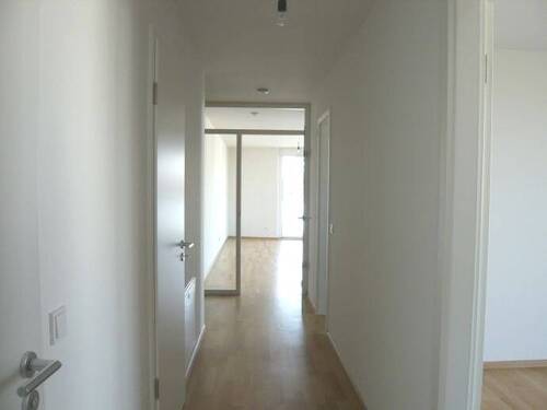 Flur Richtung Wohnzimmer - 