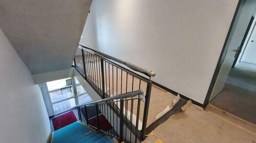 Treppenhaus - 3 Zimmer Etagenwohnung zur Miete in Uetersen