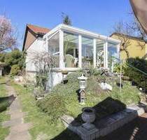 Familienfreundliches, bezugsfreies Einfamilienhaus mit großem Garten und beheiztem Wintergarten - Potsdam Eiche