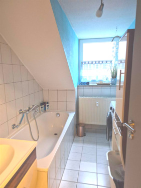 Badezimmer - 4 Zimmer Etagenwohnung zum Kaufen in Eggenfelden