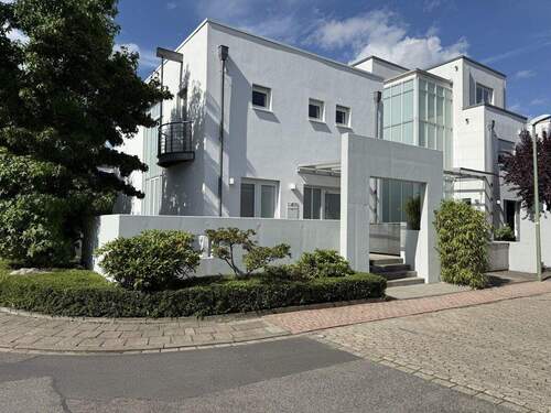 Frontansicht - Einfamilienhaus mit 217,40 m&sup2; in Meerbusch / Lank-Latum zum Kaufen