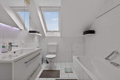 Badezimmer - 2 Zimmer Etagenwohnung in Karlsruhe / Grünwinkel