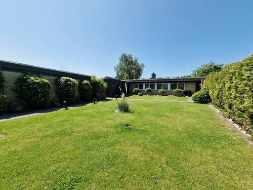 Garten - Architektenbungalow mit Stil, Technik und Platz - Energieeffizient modernisiert