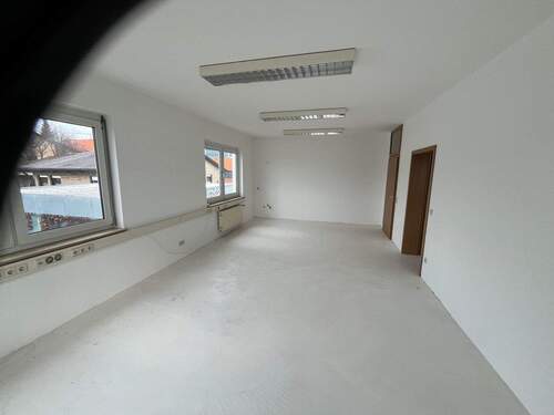 Bürofläche - Büro mit 345,00 m&sup2; in Renningen zur Miete