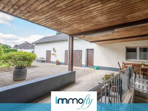Terrasse - Gepflegtes Mehrfamilienhaus mit Charakter und Entwicklunsgmöglichkeiten