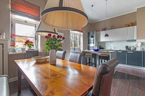 Einladender Essbereich in offener Gestaltung - 7 Zimmer Etagenwohnung zum Kaufen in Hamburg