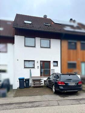 Außenansicht - Raumwunder! Reihenhaus mit ELW in toller Lage von Albershausen zu verkaufen!