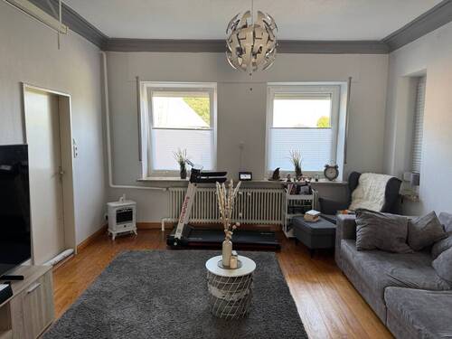 Wohn- und Esszimmer - 5 Zimmer Mehrfamilienhaus, Wohnhaus in Buchholz