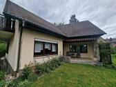 Blick zur Terrasse.jpg - Zweifamilienhaus in BESTLAGE - 849.000,00&nbsp;EUR Kaufpreis, ca.&nbsp; 200,00&nbsp;m&sup2;&nbsp;Wohnfl&auml;che